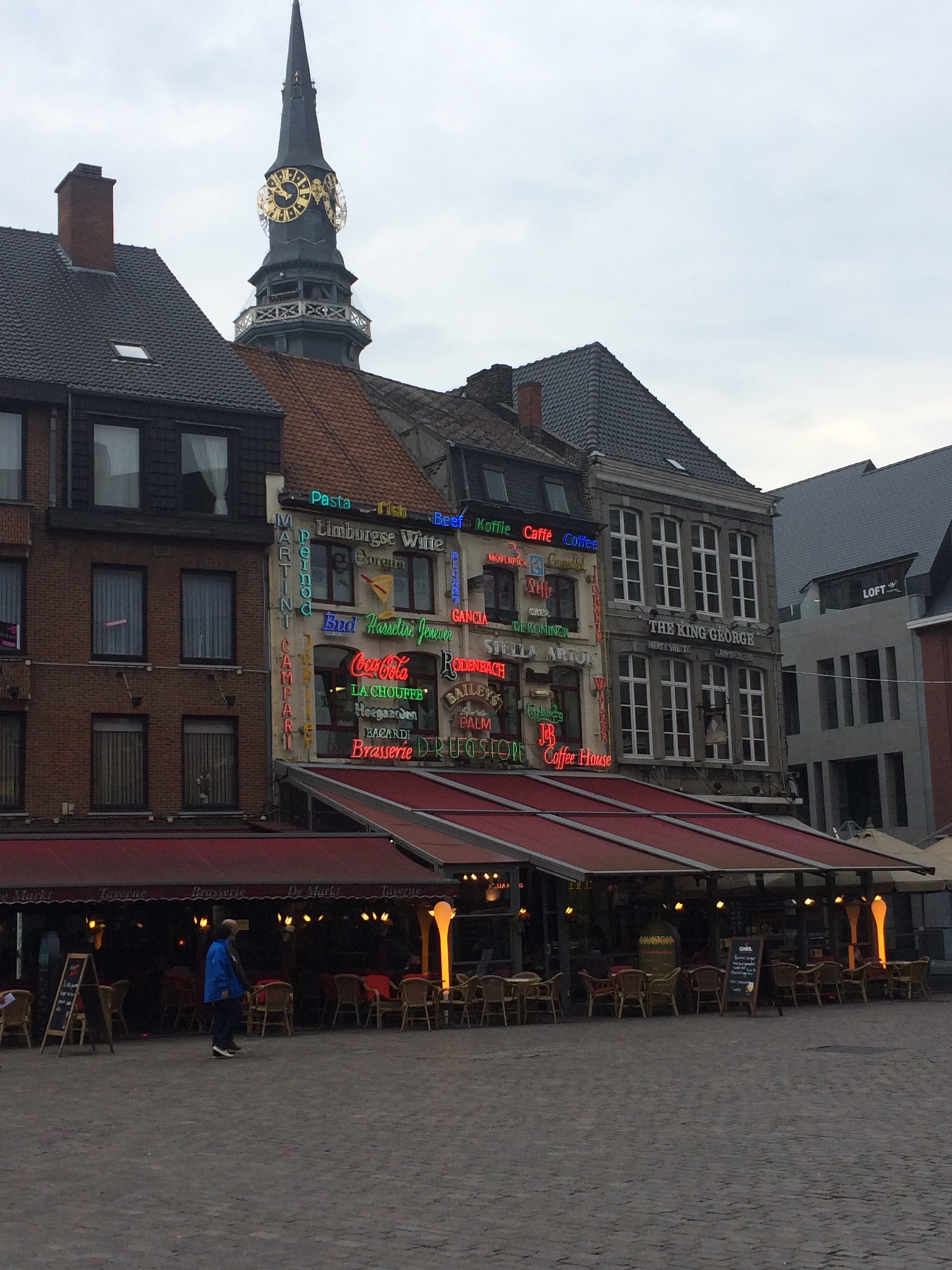 This image has an empty alt attribute; its file name is img_29511.jpg