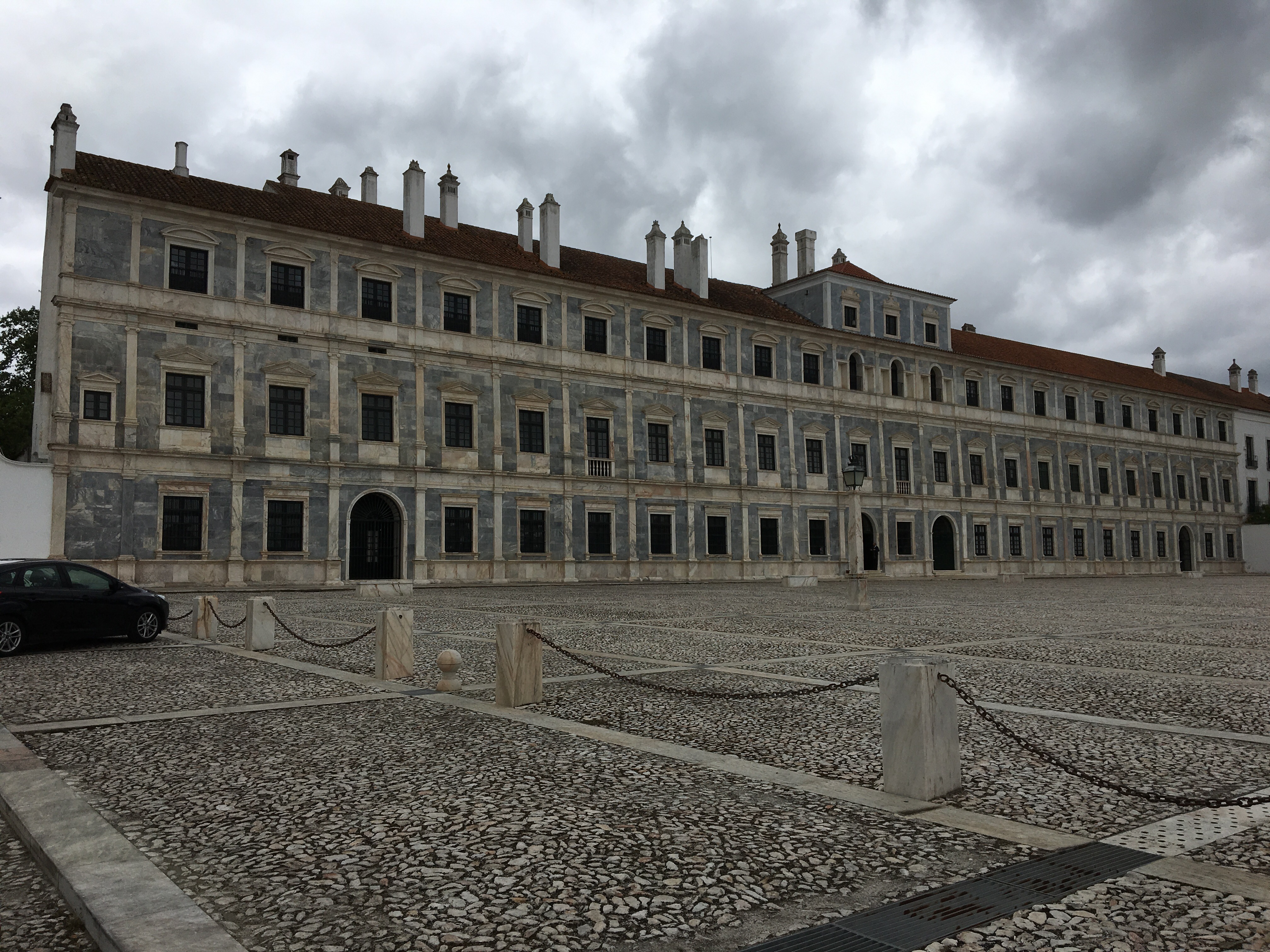 This image has an empty alt attribute; its file name is img_1589.jpg